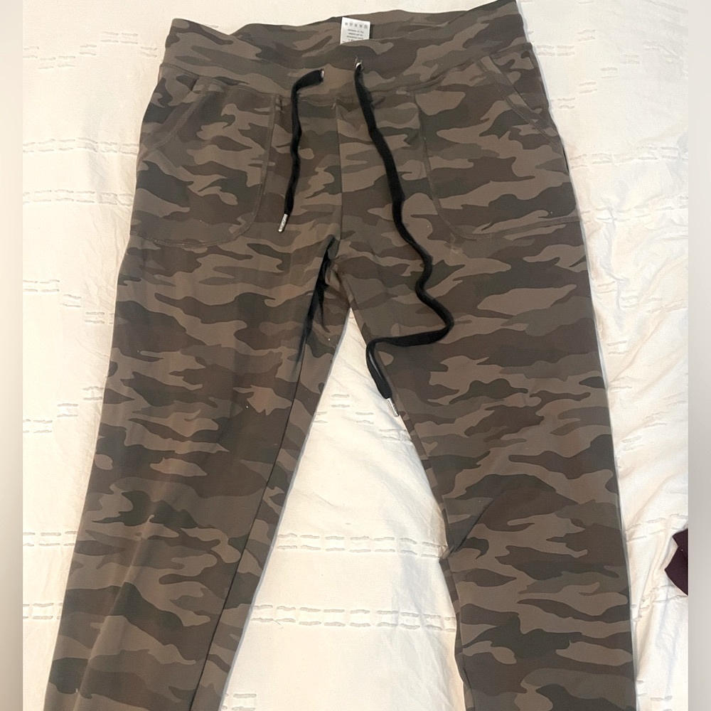Zyia Camo Joggers